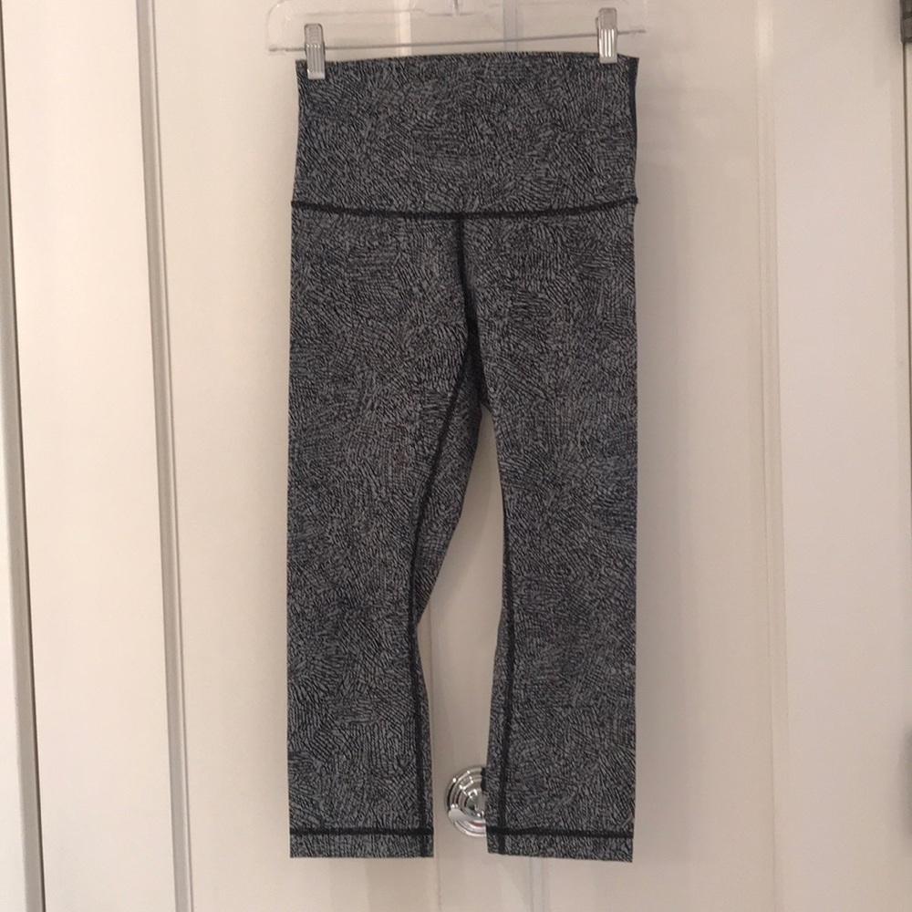Lululemon Crop Wunder Under 6